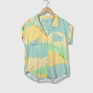 Paradise Now Womens Short Sleeve Button Shirt Tropical Hawaiian Vacation Size S